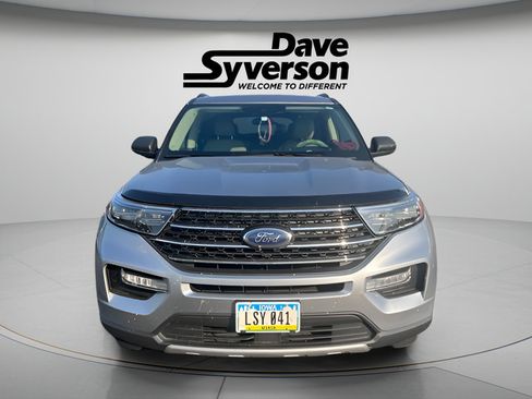 Used 2023 Ford Explorer XLT w/ Equipment Group 202A AWD/4WD image 2
