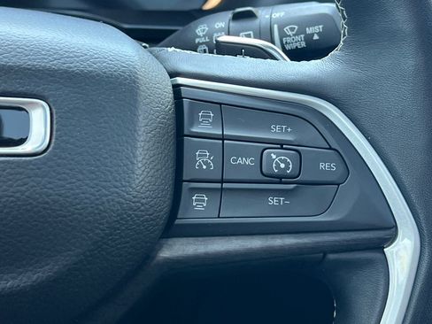 Used 2022 Jeep Grand Cherokee L Limited RWD image 35