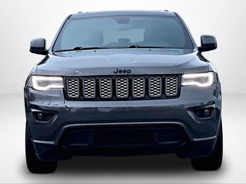 Used 2020 Jeep Grand Cherokee Altitude AWD/4WD image 4
