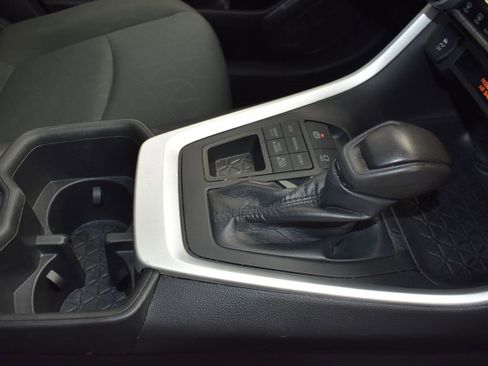 Used 2022 Toyota RAV4 XLE image 28