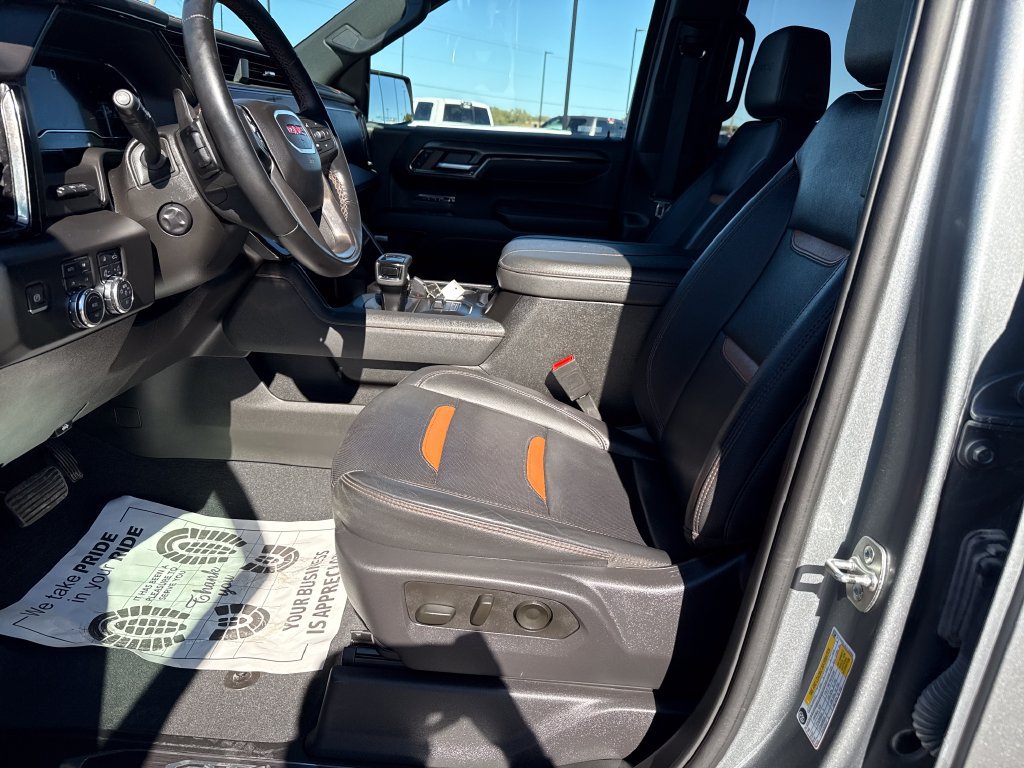 Used 2025 GMC Sierra 1500 AT4 w/ AT4 Premium Package AWD/4WD image 9