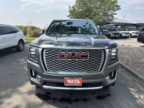Used 2022 GMC Yukon XL Denali AWD/4WD image 4