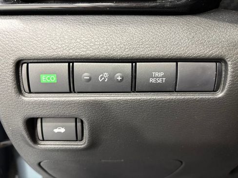Used 2024 Nissan Sentra SR w/ Trunk Package FWD image 28