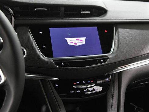 Certified 2024 Cadillac XT5 Luxury image 9