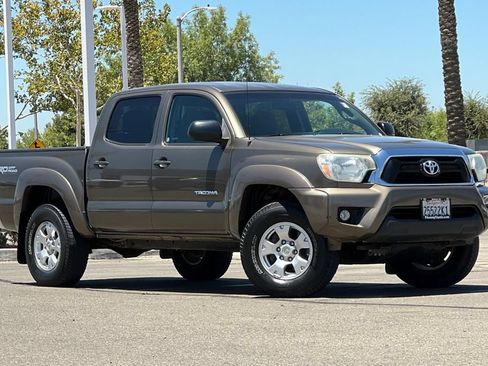 Used 2013 Toyota Tacoma 4x4 Double Cab w/ TRD Off-Road Pkg image 2