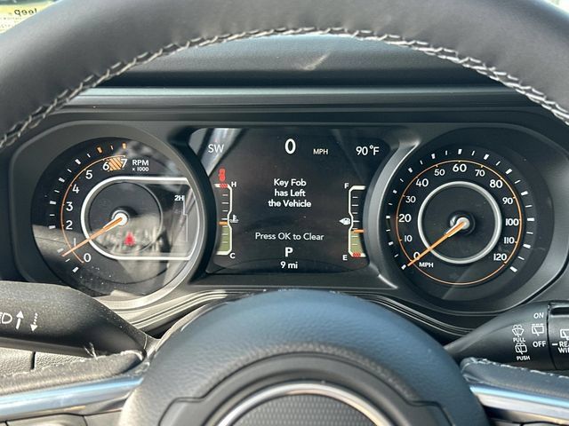 New 2025 Jeep Wrangler Unlimited Sahara AWD/4WD image 13