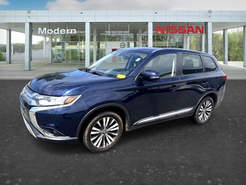 Used 2020 Mitsubishi Outlander SE FWD image 1