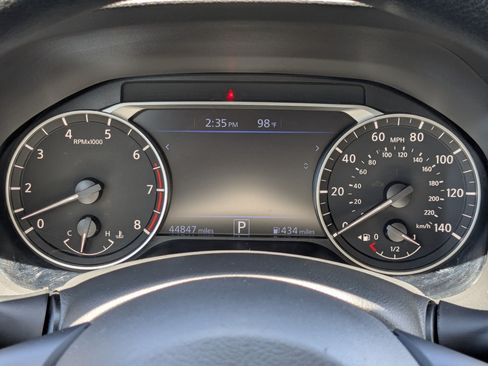 Used 2025 Nissan Altima 2.5 SV FWD image 21