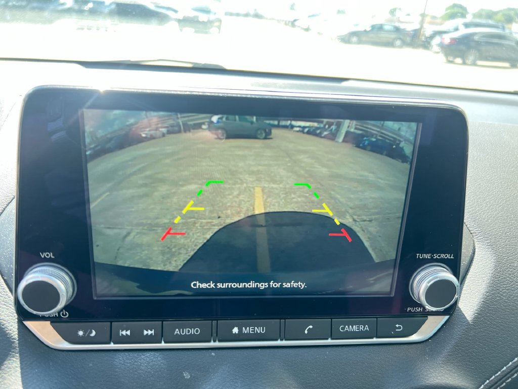 Used 2024 Nissan Sentra SV FWD image 21