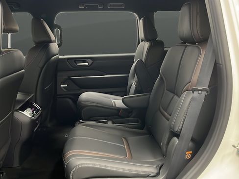 Used 2026 Nissan Armada SL w/ Captain's Chari Seat Package AWD/4WD image 22