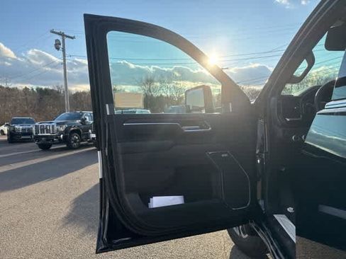 New 2026 GMC Sierra 2500 SLT w/ SLT Convenience Package image 17