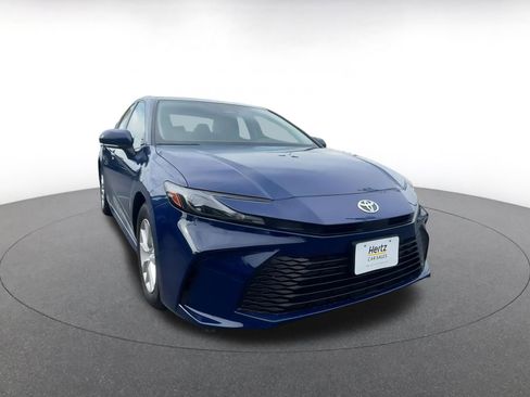 Used 2025 Toyota Camry LE image 3