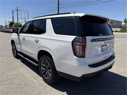 Used 2021 Chevrolet Tahoe Z71 w/ Luxury Package AWD/4WD image 15