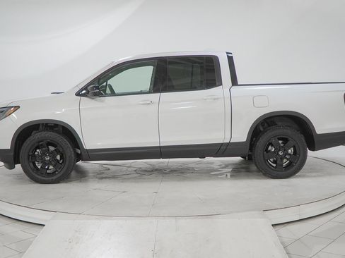 New 2026 Honda Ridgeline Black Edition image 4