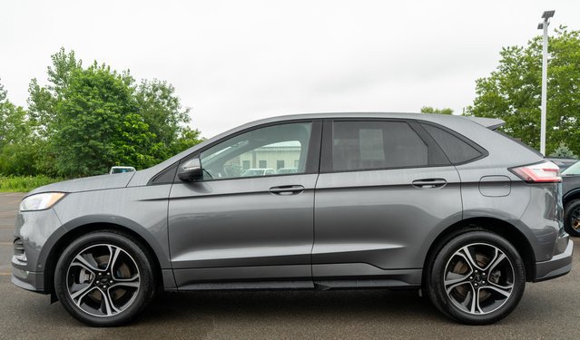Certified 2022 Ford Edge ST w/ Equipment Group 401A AWD/4WD image 9