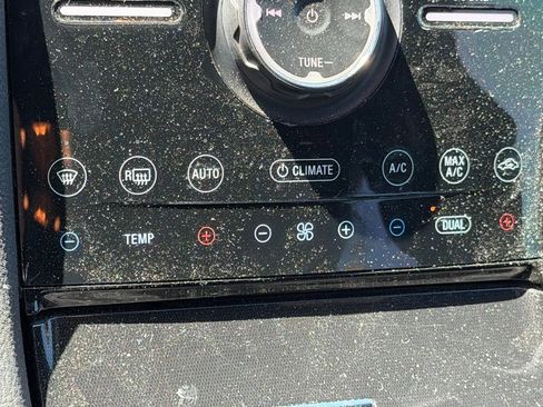 Used 2019 Ford Taurus Limited FWD image 20