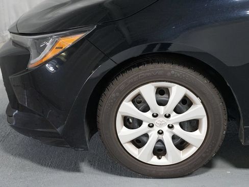 Used 2024 Toyota Corolla LE FWD image 5