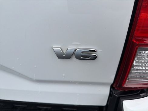 Used 2017 Toyota Tacoma TRD Sport image 10