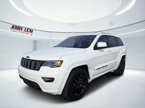 Used 2022 Jeep Grand Cherokee Laredo X RWD image 7