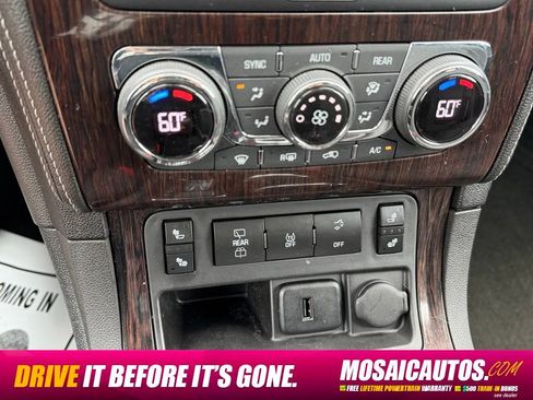 Used 2017 Chevrolet Traverse LT AWD/4WD image 33