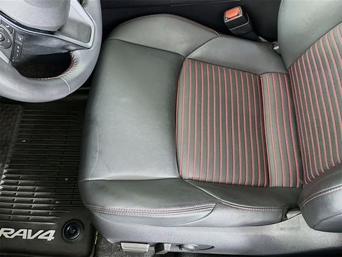 Certified 2022 Toyota RAV4 XSE image 18