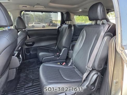 Used 2025 Kia Carnival SX w/ SX Dark Edition Package FWD image 11