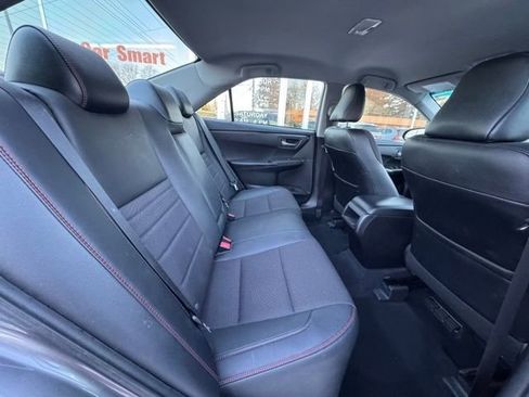 Used 2016 Toyota Camry SE image 15