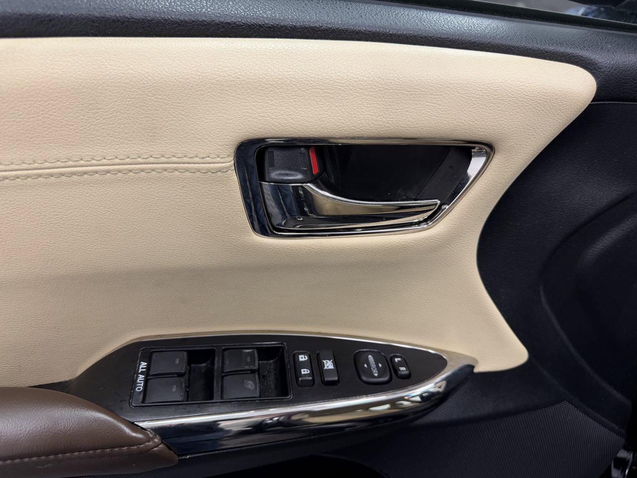 Used 2015 Toyota Avalon XLE Premium FWD image 6
