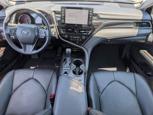 Used 2022 Toyota Camry XSE FWD image 4
