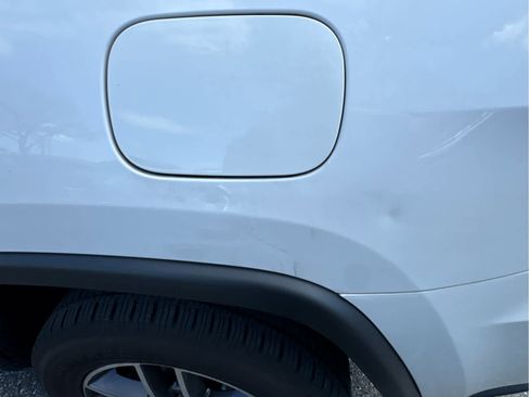 Used 2017 Jeep Grand Cherokee Limited image 4