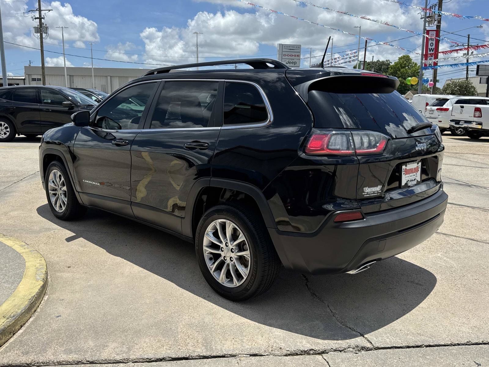 Used 2022 Jeep Cherokee Latitude Lux w/ Sun & Sound Group FWD image 5