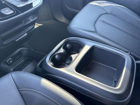 New 2026 Chrysler Pacifica Select image 26