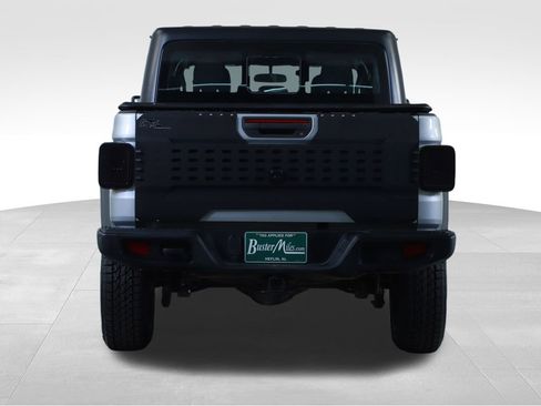 Used 2023 Jeep Gladiator Sport image 11
