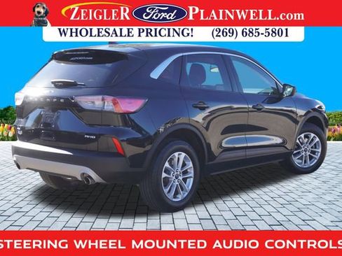 Used 2022 Ford Escape SE image 5
