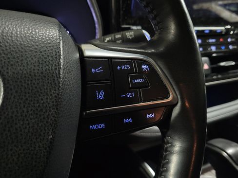 Used 2020 Toyota Highlander Limited image 26