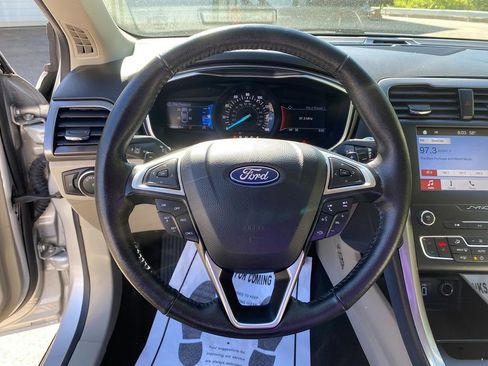 Used 2019 Ford Fusion SEL image 15