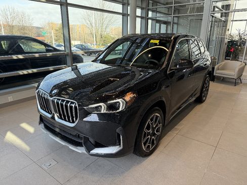New 2026 BMW X1 xDrive28i w/ Technology Package AWD/4WD image 3
