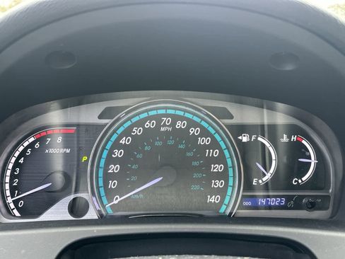 Used 2013 Toyota Venza LE w/ LE Convenience Pkg image 9