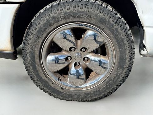 Used 2004 Dodge Ram 1500 Truck SLT w/ Sport Appearance Group image 15