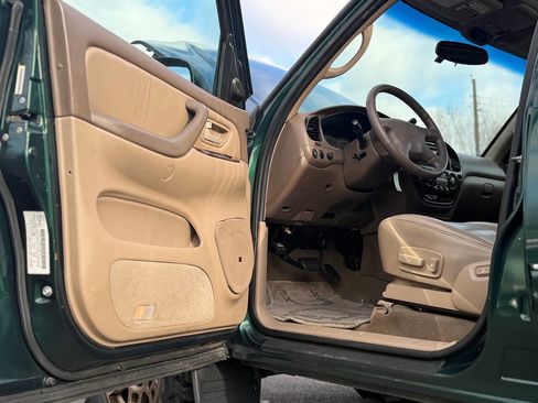 Used 2002 Toyota Sequoia Limited image 3