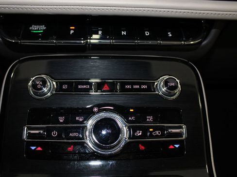 Used 2023 Lincoln Nautilus AWD w/ Premium Package image 42