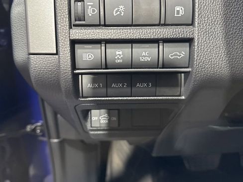 Used 2025 Toyota Tacoma TRD Off-Road image 38