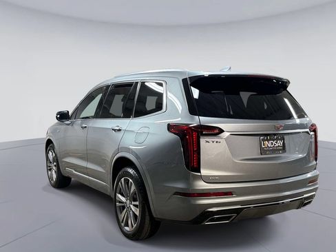 Used 2025 Cadillac XT6 Premium Luxury AWD/4WD image 12