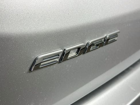 Certified 2019 Ford Edge SE FWD image 7