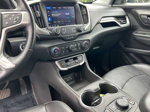 Used 2023 GMC Terrain SLT image 20