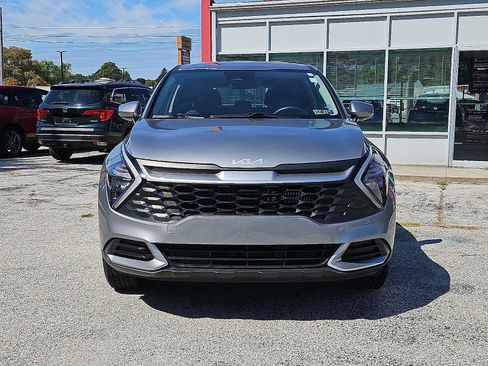 Used 2023 Kia Sportage LX image 2