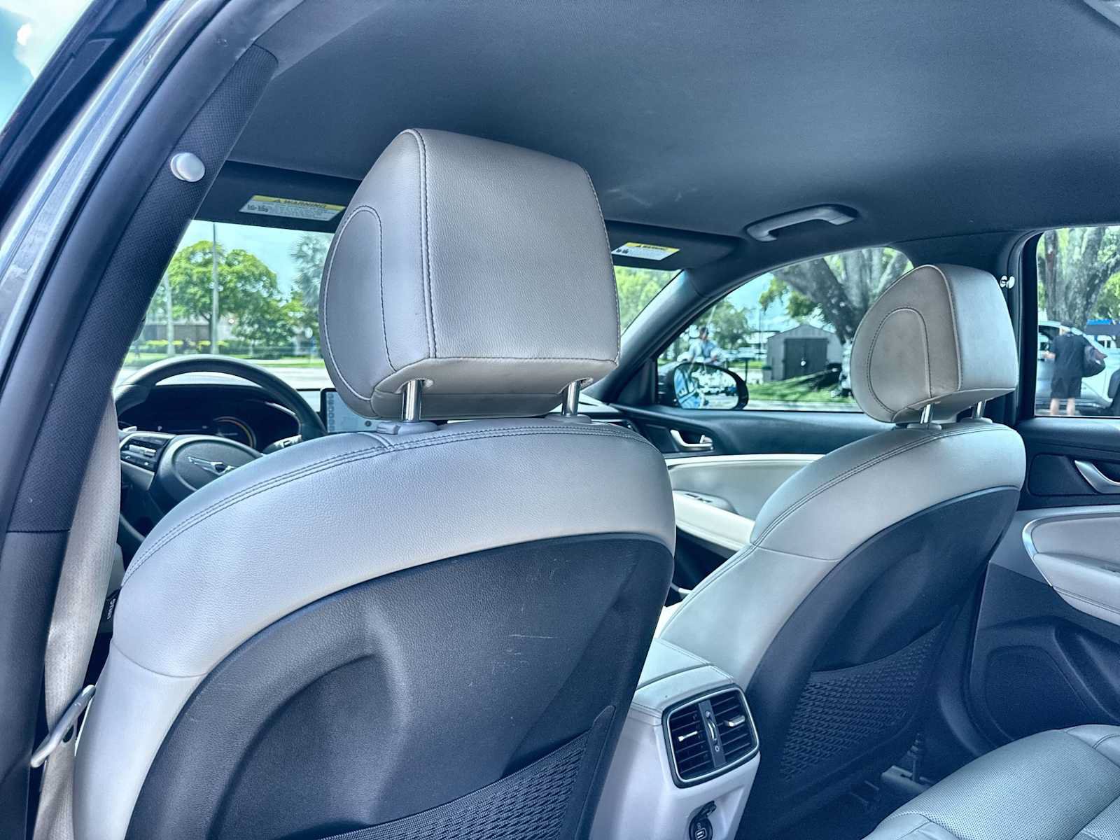Used 2023 Genesis G70 2.0T RWD image 23