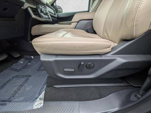 Used 2024 Ford Expedition Max XLT image 19