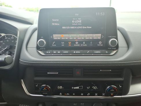 Used 2025 Nissan Rogue SV w/ SV Premium Package FWD image 10