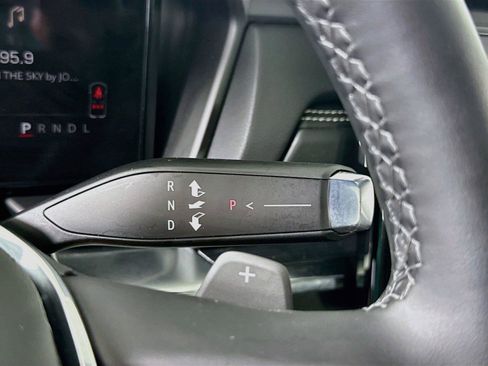 Used 2025 GMC Terrain Elevation w/ Elevation Premium Package AWD/4WD image 11